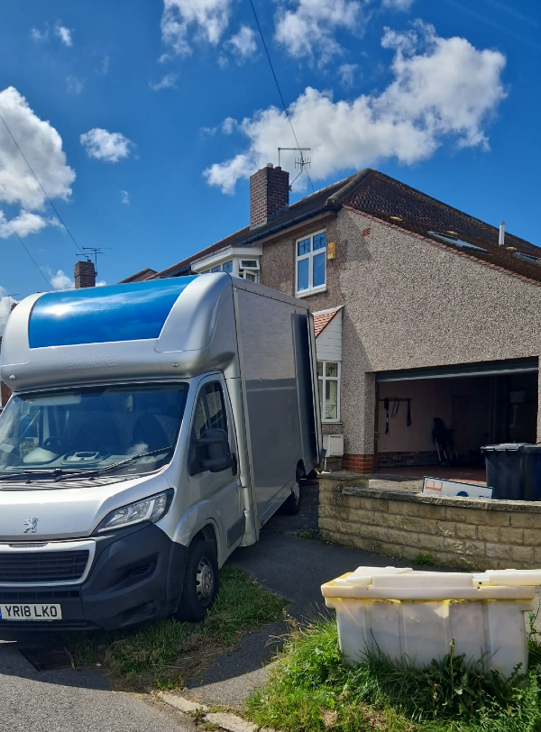 how to lift heavy objects safely
